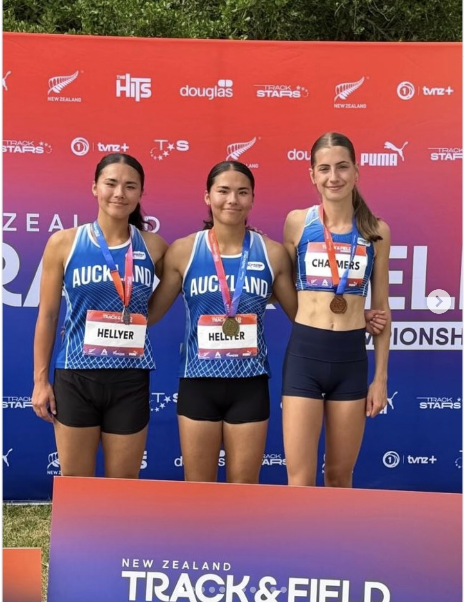 Lisa Hellyer Wins U20 800m National Title and Sarah Hellyer Wins U20 1500m National Title at New Zealand Athletics Championships