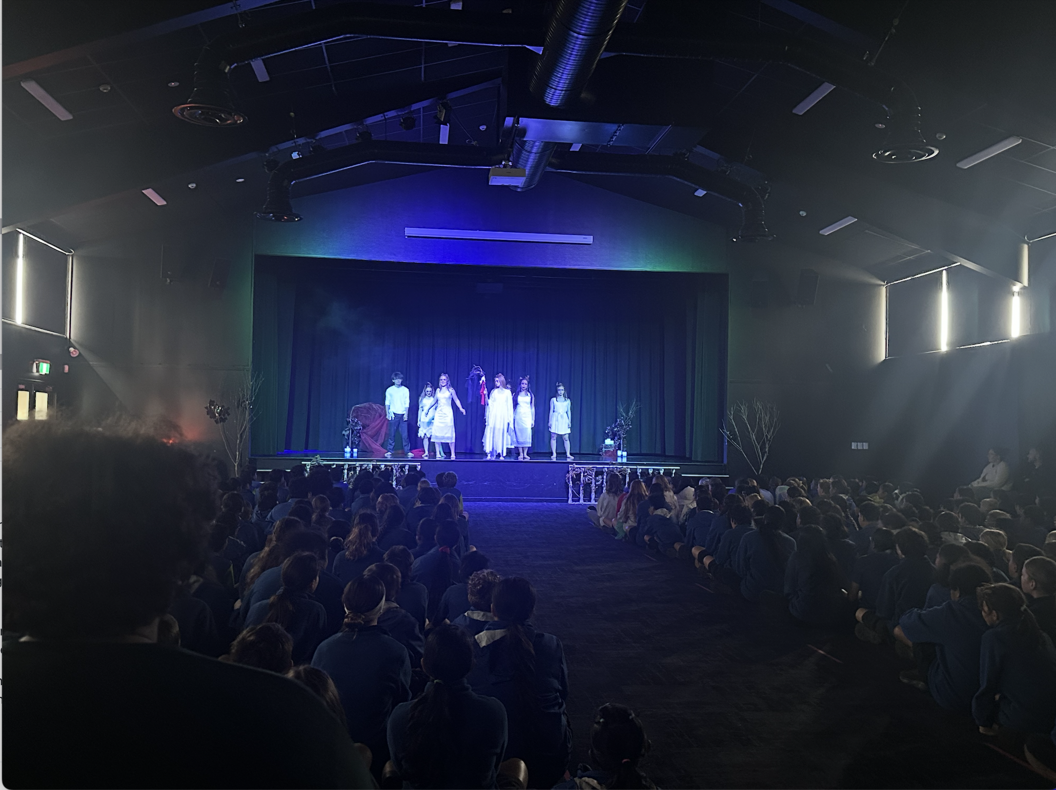 Royal Oak Intermediate Enjoys a Captivating Performance of Macbeth at OHS